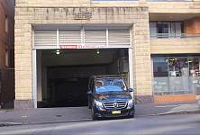 Pyrmont  St 悉尼City 有门有鎖车库招租