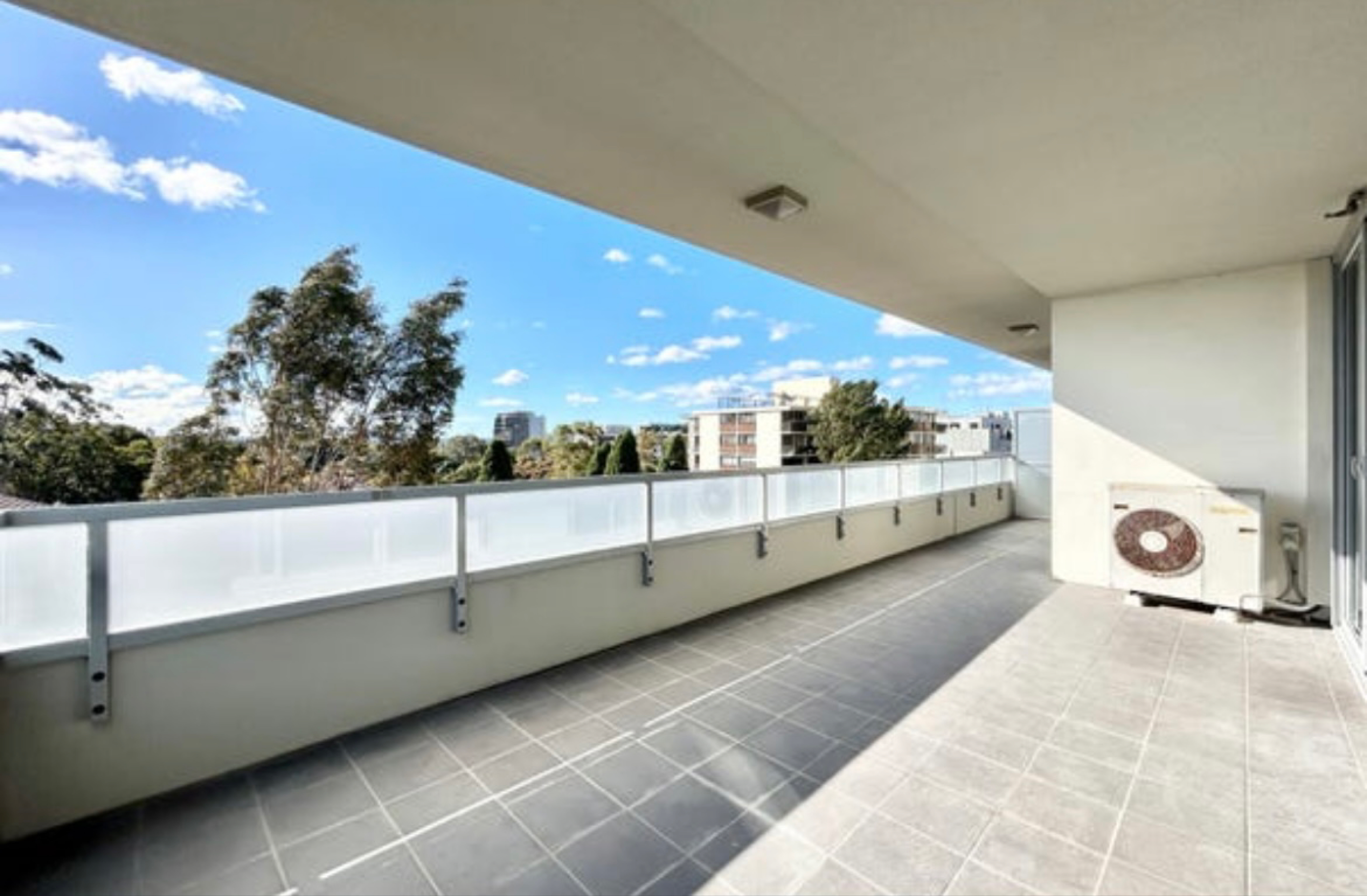 今日悉尼Burwood RTA 楼上两房两卫包家具950一周 Burwood RTA 楼上两房两卫包家具950一周