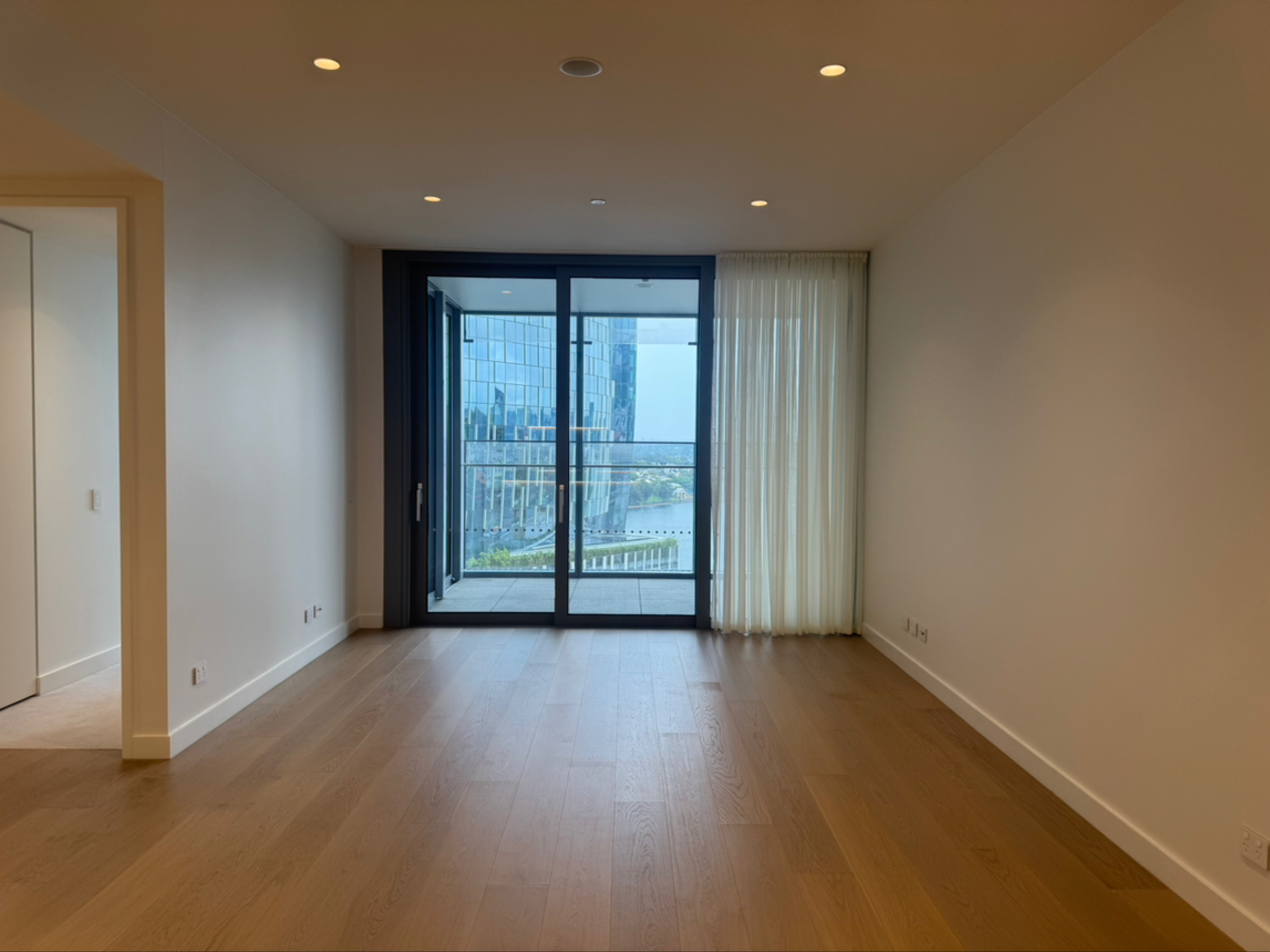 今日悉尼Barangaroo 豪华一房一书房海景公寓主卧出租 包家具 Barangaroo 豪华一房一书房海景公寓主卧出租 包家具