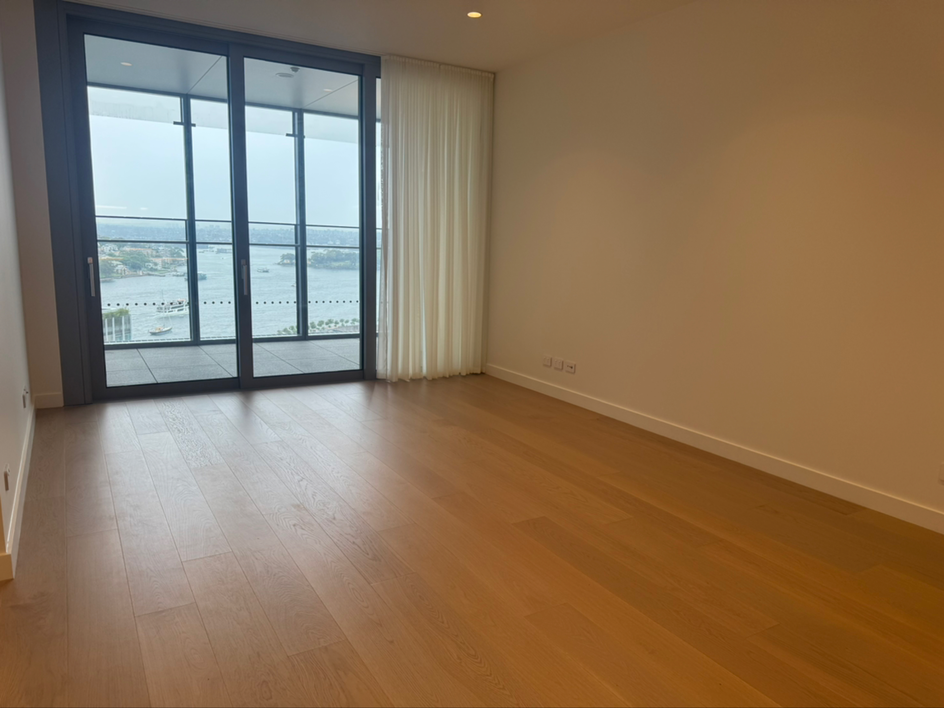 今日悉尼Barangaroo 豪华一房一书房海景公寓主卧出租 包家具 Barangaroo 豪华一房一书房海景公寓主卧出租 包家具