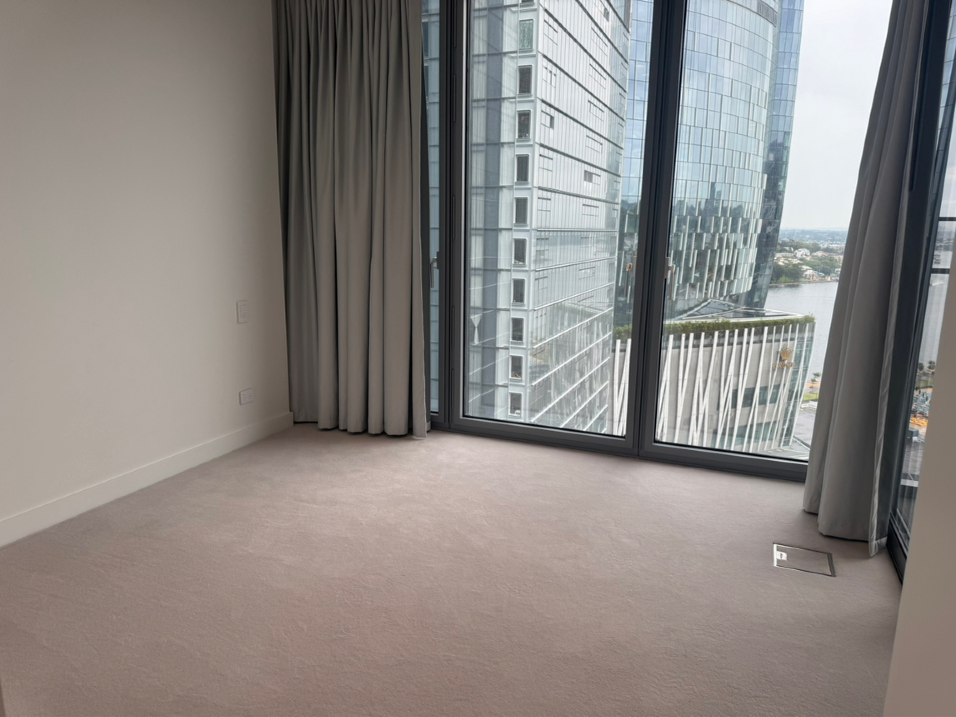 今日悉尼Barangaroo 豪华一房一书房海景公寓主卧出租 包家具 Barangaroo 豪华一房一书房海景公寓主卧出租 包家具