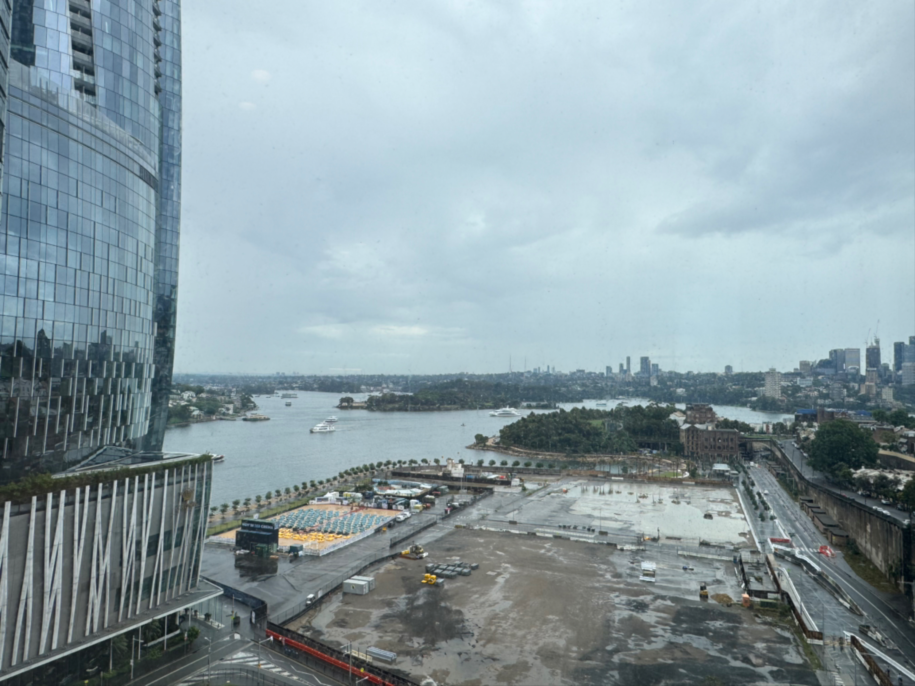 今日悉尼Barangaroo 豪华一房一书房海景公寓主卧出租 包家具 Barangaroo 豪华一房一书房海景公寓主卧出租 包家具