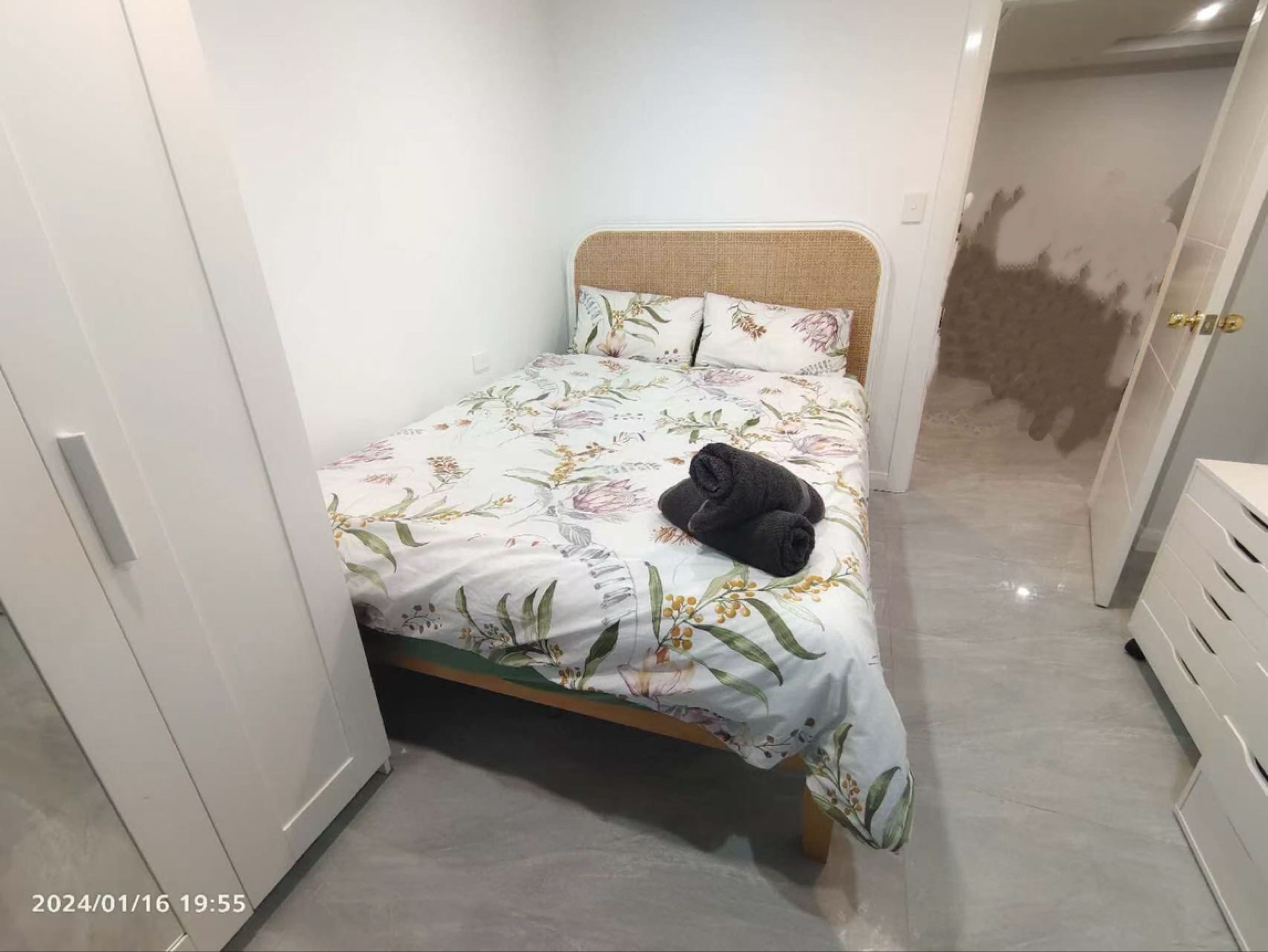 今日悉尼Eastwood 安静单间独立卫生间 招单人 门口公交直达麦考瑞大学 Eastwood 安静单间独立卫生间 招单人 门口公交直达麦考瑞大学