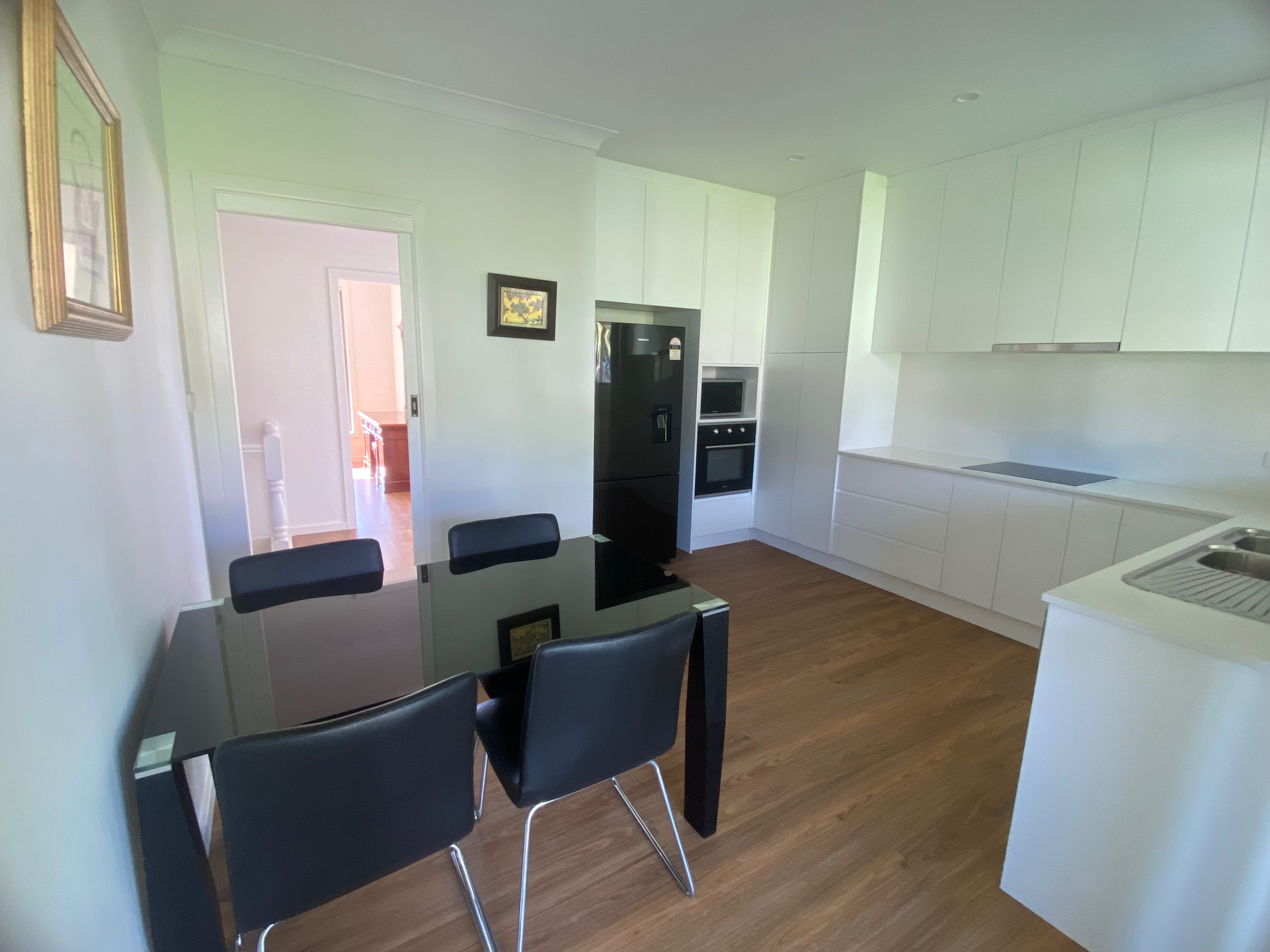 今日卧龙岗Shellharbour 依山面水全新装修水景包家具家电三房两卫 House 出租 Shellharbour 依山面水全新装修水景包家具家电三房两卫 House 出租