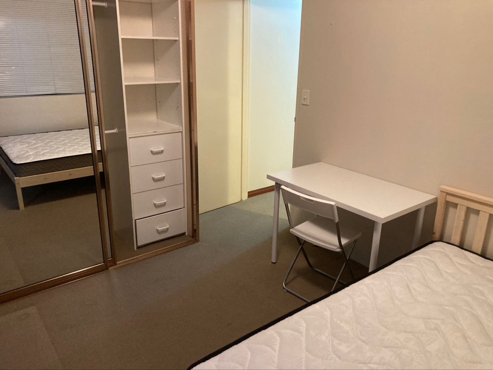 今日悉尼Glebe 两室两卫可以提供家具家电提供2台移动空调 Glebe 两室两卫可以提供家具家电提供2台移动空调