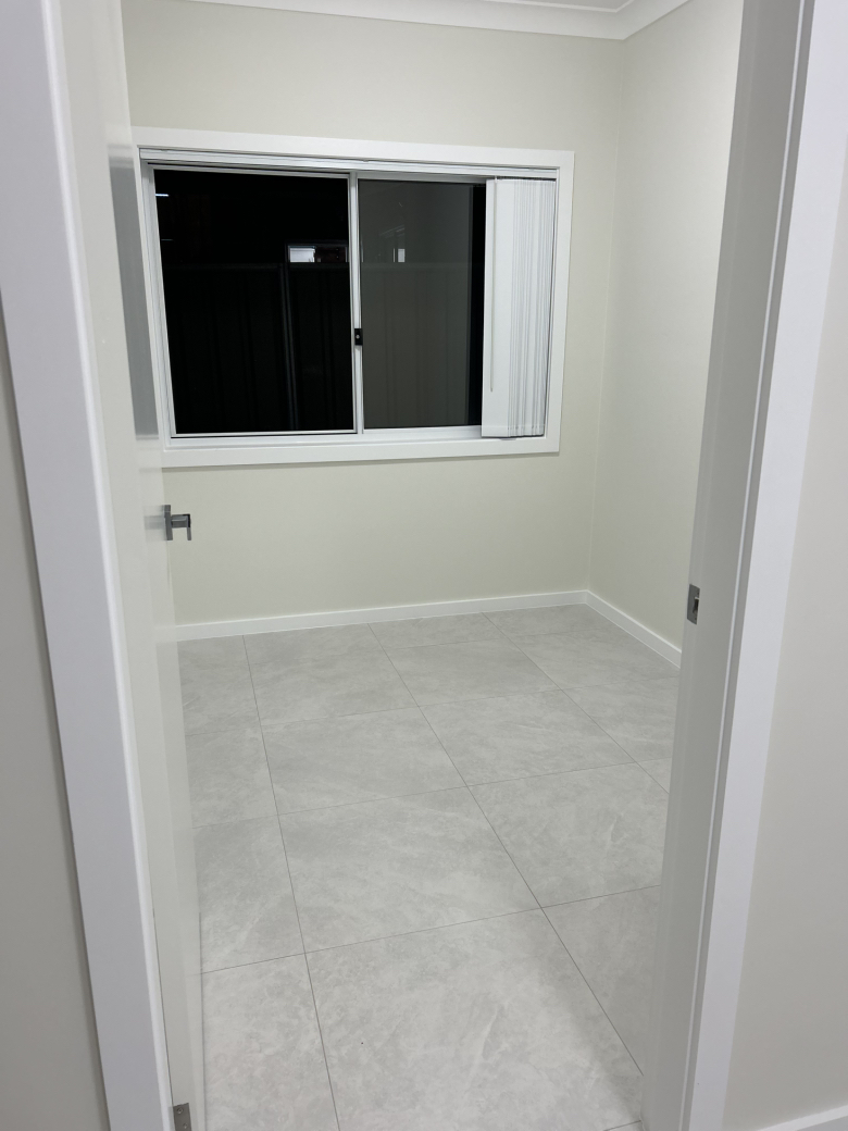 今日珀斯Lidcombe 离火车站650米静街全新砖房主卧招租 Lidcombe 离火车站650米静街全新砖房主卧招租