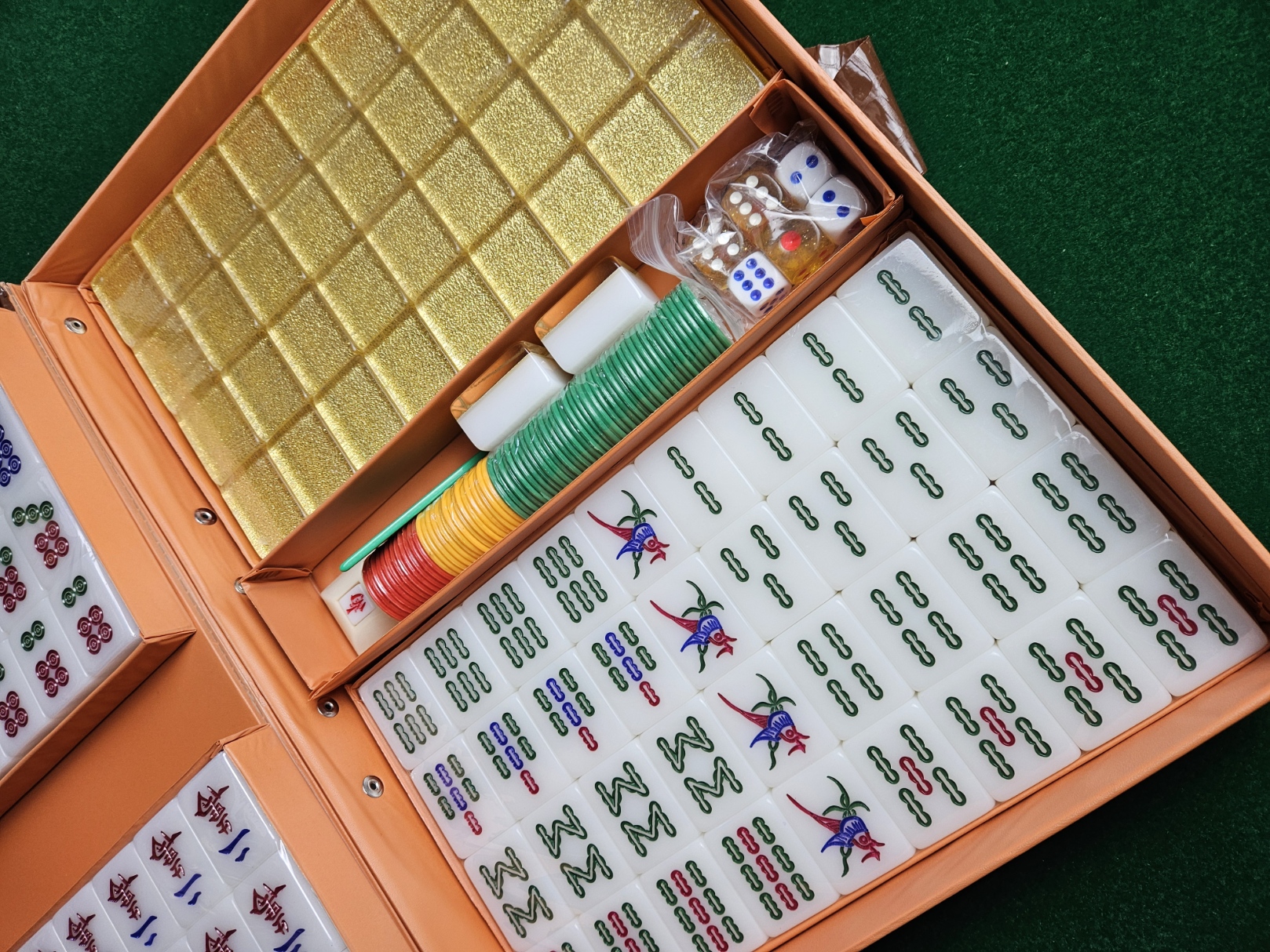 今日悉尼羊脂金亚克力麻将套装 38 羊脂金亚克力麻将套装 38