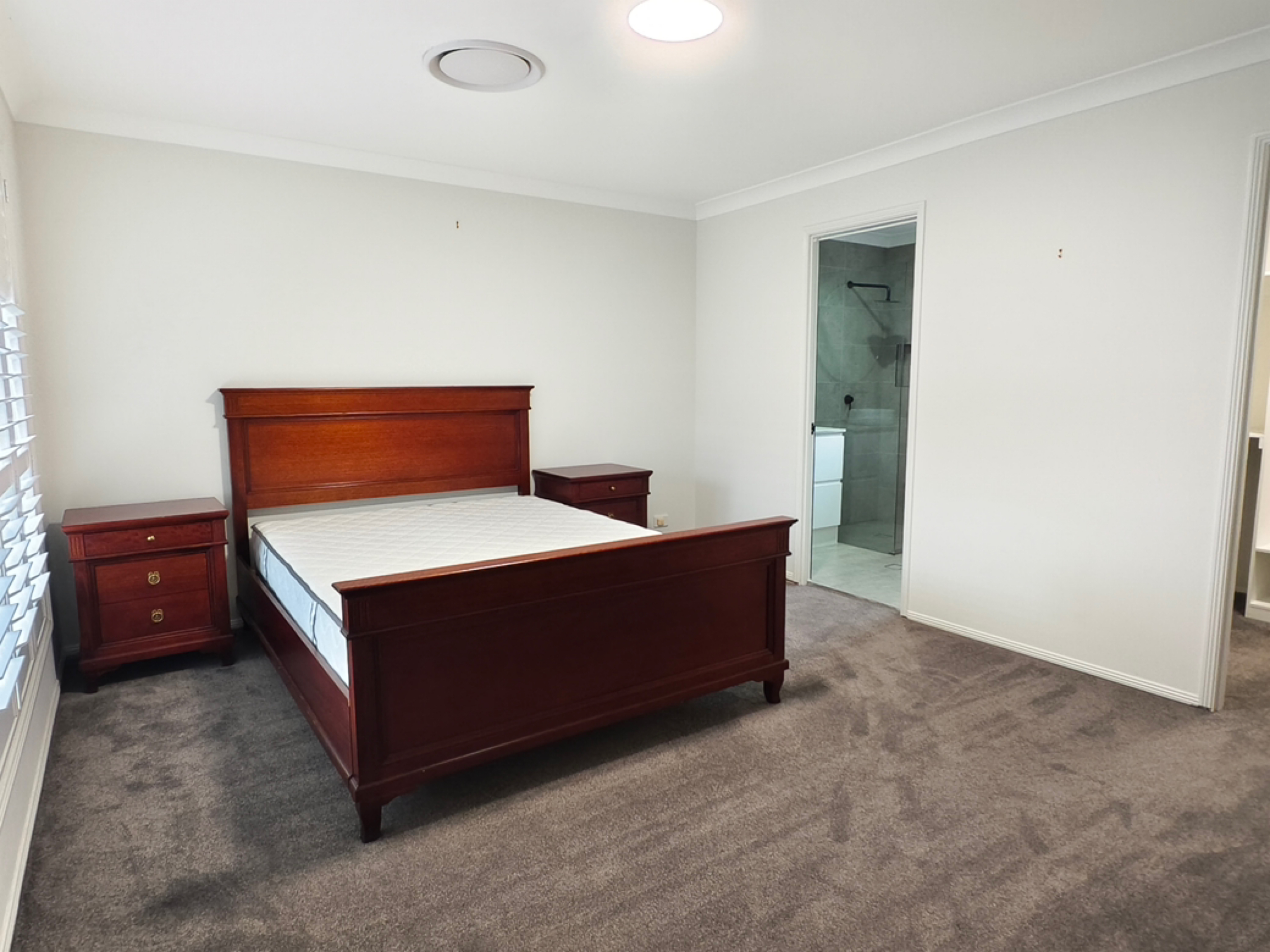 今日墨尔本Rooty Hill 全新超大主人房招租 独立洗手间 衣帽间 包水电煤网 Rooty Hill 全新超大主人房招租 独立洗手间 衣帽间 包水电煤网