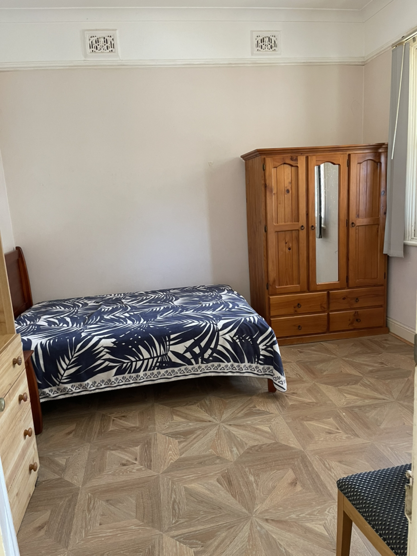 今日悉尼Campsie Amy st大房单人290元Kingsgrove 270元0409318986 Campsie Amy st大房单人290元Kingsgrove 270元0409318986