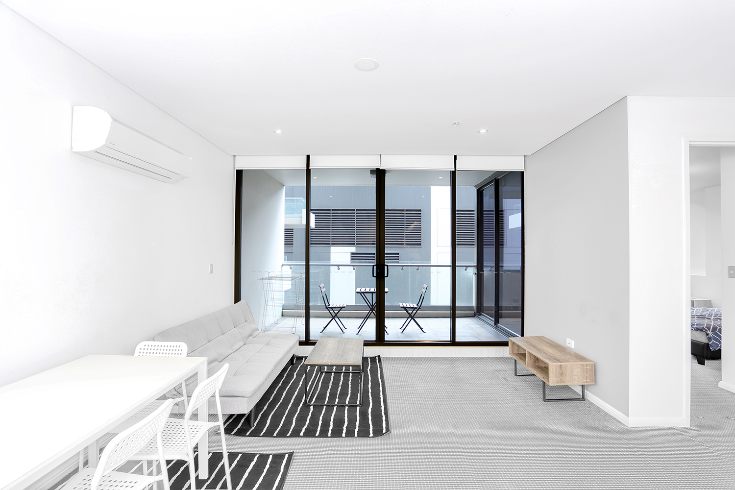 今日悉尼Zetland 全新小两房一卫 家具家电齐全 拎包入住 持牌正规房屋中 Zetland 全新小两房一卫 家具家电齐全 拎包入住 持牌正规房屋中