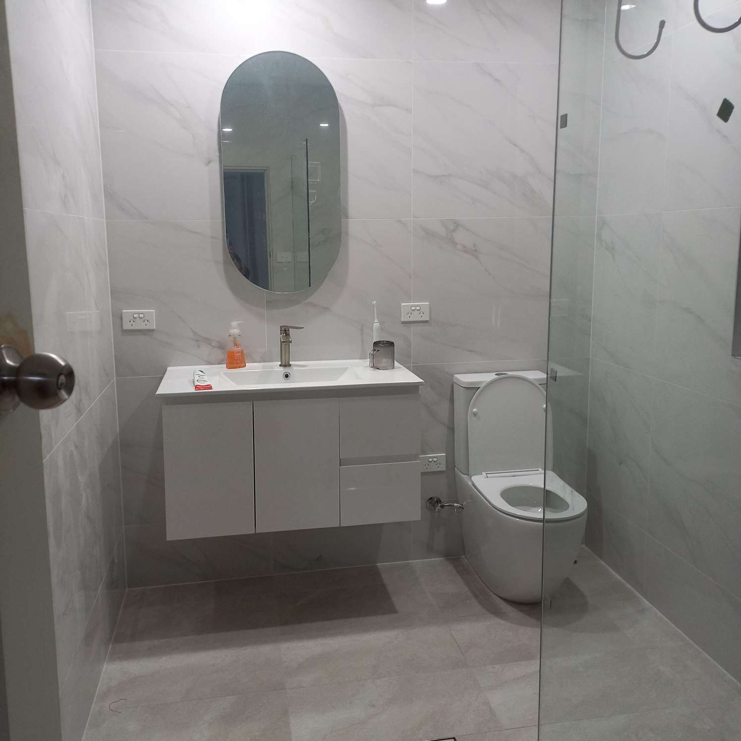 今日悉尼Kogarah 南区全新装修单间出租300周 Kogarah 南区全新装修单间出租300周