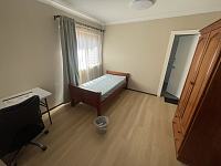 Hurstville 短租OK商业街火车站步行4分钟单人房带卫生间250周起双人房有停车位