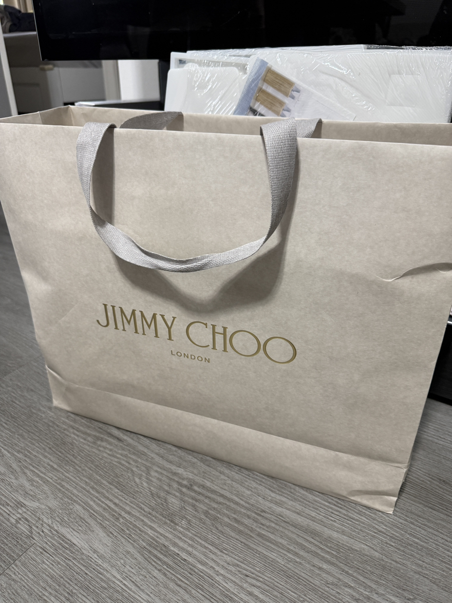 今日珀斯半价出全新Jimmy Choo白色隐跟真皮女鞋原价647刀 半价出全新Jimmy Choo白色隐跟真皮女鞋原价647刀
