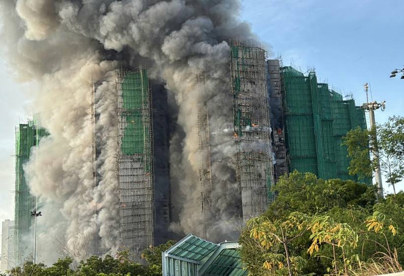 香港突发大火已致多人死伤