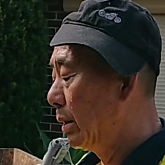 水泥车道挡土墙草坪