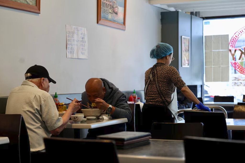 墨尔本“小越南”荣光不再：维多利亚街的衰落与重生困局（组图） - 2