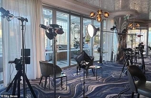 入住$6000/晚酒店却放澳媒鸽子？Bondi英雄被指“临阵脱逃”（组图） - 6