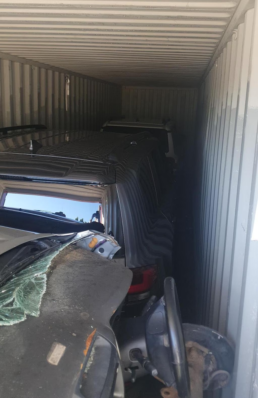 澳洲跨国偷车团伙被端，7人被捕，涉案$800万！利用高科技开锁，专偷着两类车型（组图） - 4