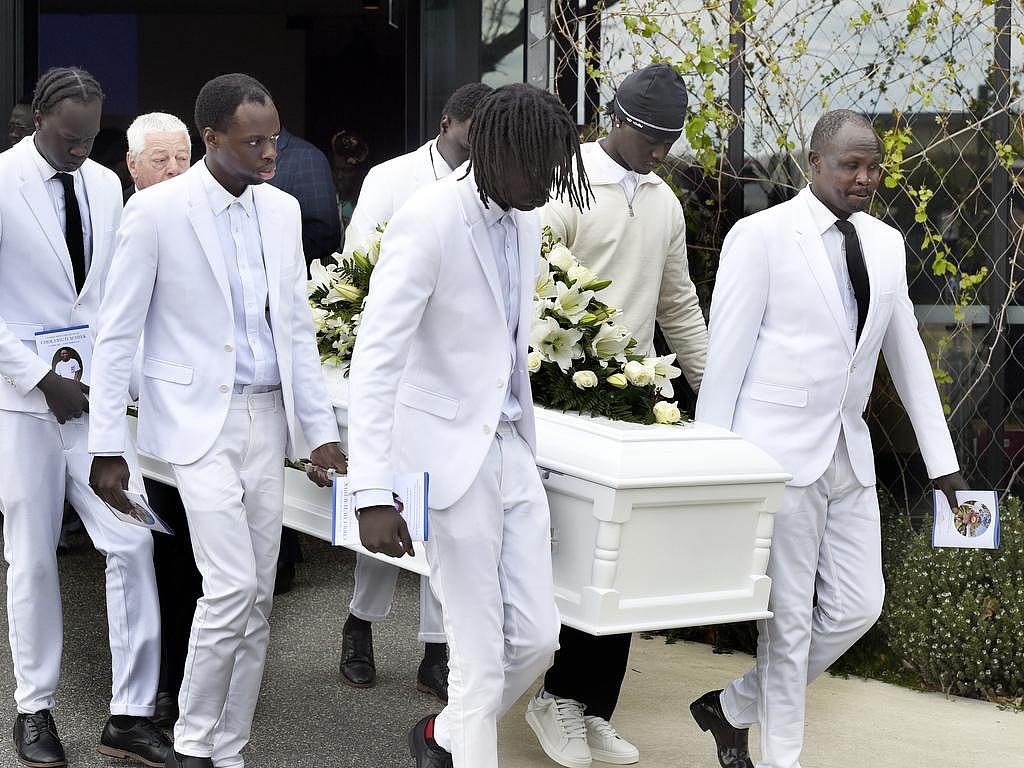 墨尔本街头血案震惊全澳!两少年回家途中被活活捅死,8名青少年被控谋杀!警方:认错了人(组图) - 2