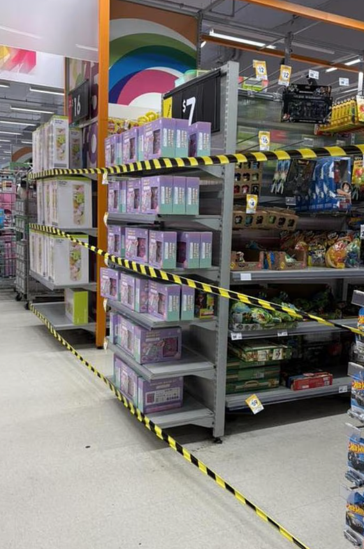 产品安全引恐慌，澳洲这家Kmart突然关闭封锁！店员戴上口罩（组图） - 3