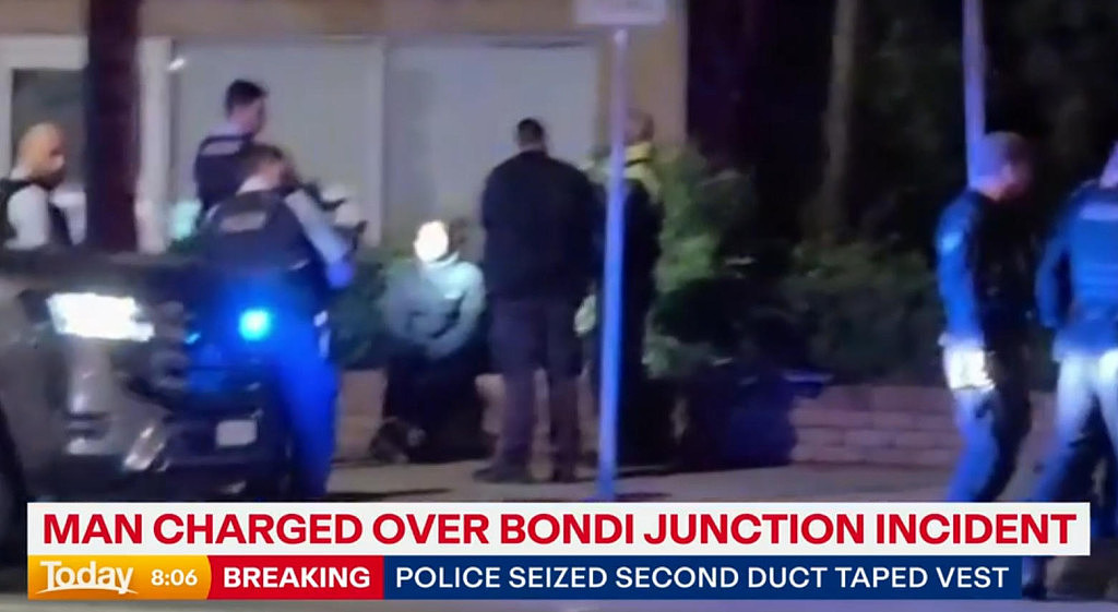男子身穿“胶带背心”现身Bondi！大批警员及拆弹小组赶抵现场（组图） - 3