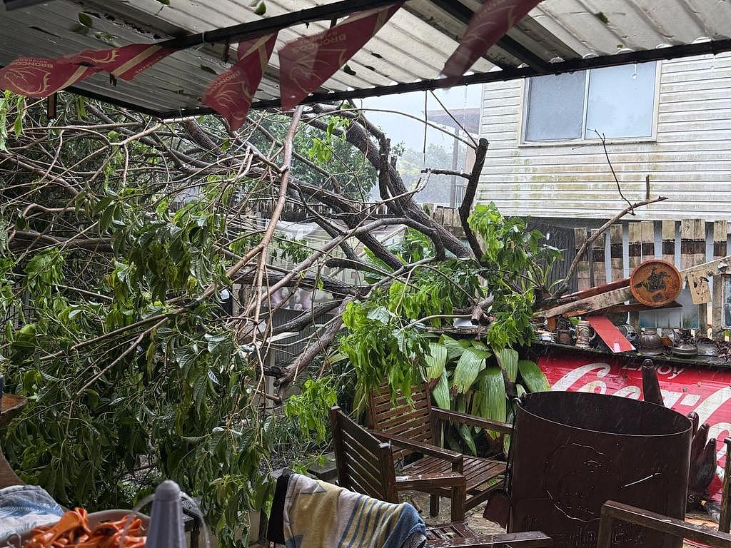 48小时降雨量狂飙600毫米!昆州多地沦为泽国,Koji肆虐全境(组图) - 2