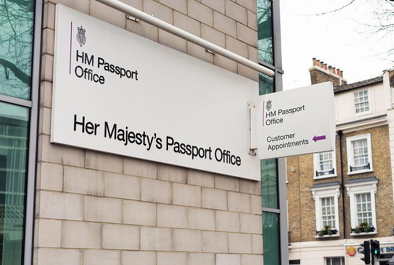 气炸！澳洲双重国籍者怒斥英政府“抢钱”新规：有人怒砸$3000放弃英国护照（组图） - 3