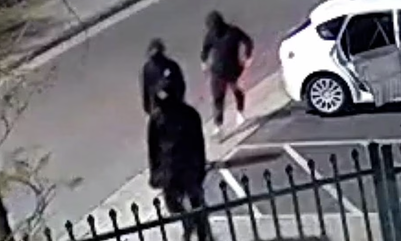紧急寻人！警方公布三男子监控影像，涉悉尼teenager公交换乘站被杀案（组图） - 4