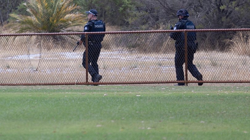 珀斯西部突发随机枪击！18岁枪手在逃，警方警告居民“呆在室内”（图） - 7