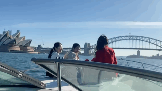 带上家人沉浸式玩转悉尼港！就选雪梨港私人游艇！海上K歌、划水、钓鱼、香蕉船等超多精彩游乐项目等你解锁！一起嗨起来 - 7