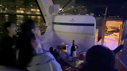 带上家人沉浸式玩转悉尼港！就选雪梨港私人游艇！海上K歌、划水、钓鱼、香蕉船等超多精彩游乐项目等你解锁！一起嗨起来 - 17