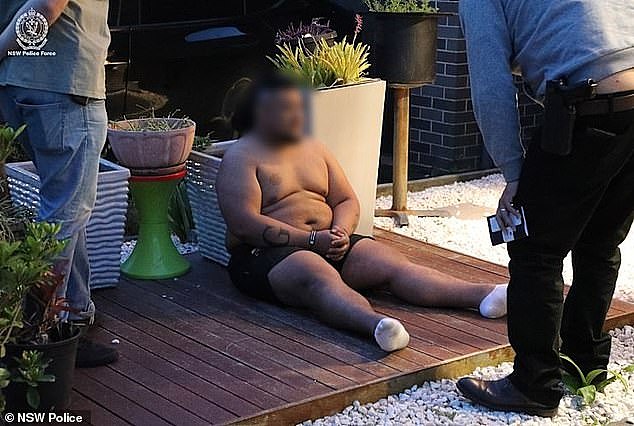 当街行凶还要直播？！悉尼惊现00后杀手团队，幼托中心旁搞暗杀（组图） - 1