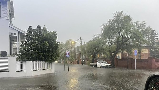 悉尼遭遇40年一遇极端暴雨，数千人紧急求助，“感觉我们要被淹没了！”（组图） - 3