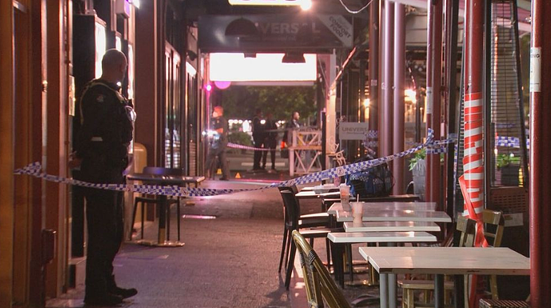 澳华人聚居区发生捅人案！警方突袭多地民宅，逮捕4名青少年（图） - 2