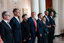 纽时：威胁吞并格陵兰岛，特朗普将美欧同盟推向悬崖边缘（组图）