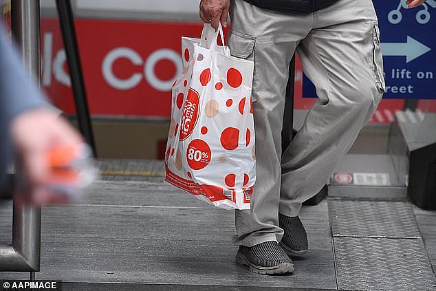 “全是塑料却卖纸袋！”澳男怒怼Coles虚伪减塑，每年狂赚$7000万引众怒（组图） - 5
