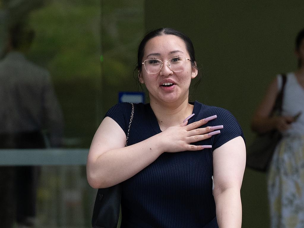 澳女参与私刑殴打20岁男子，扯发狂殴并发血腥照嘲讽！被判3年（组图） - 2