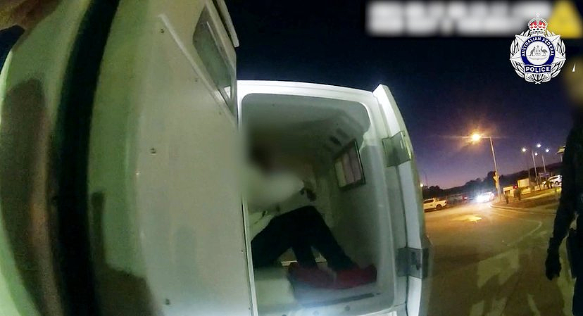 男子闯关珀斯机场被拦！行李暗藏3.3万澳元，被判监禁（组图） - 3