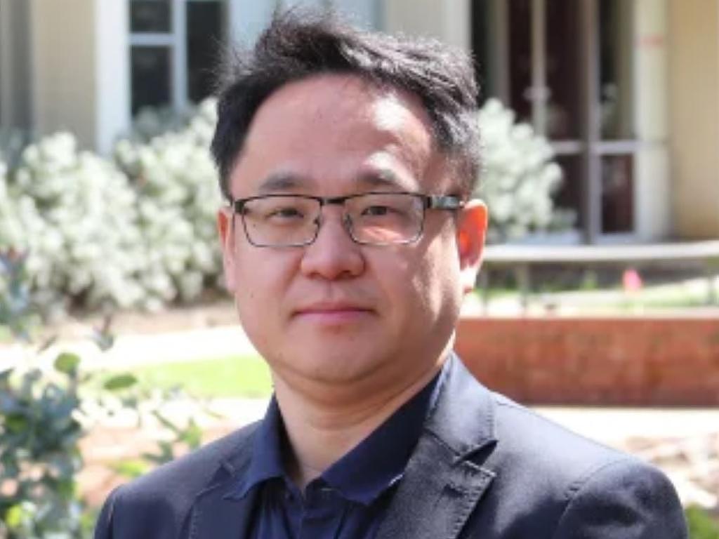 $1.8亿军事卫星项目负责人曾与解放军合作，专家呼吁对敏感国防项目加强审查 - 1