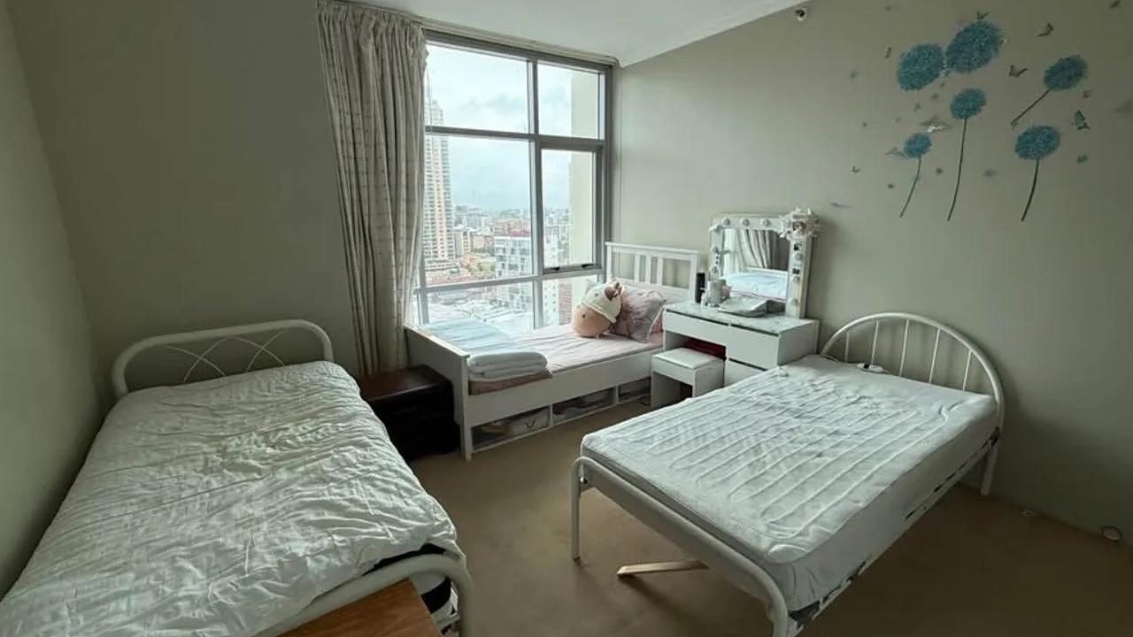 太离谱！悉尼CBD一屋挤3租客、还有1人住“壁橱”，房东每周狂赚$1160（组图） - 1