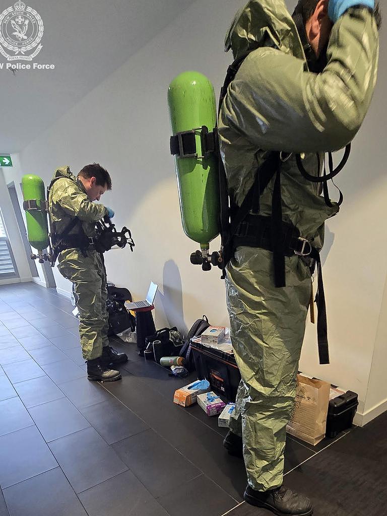 警方突袭Hurstville等地，缴获大量毒品、枪械及上百万现金！5名华人被捕（组图） - 4