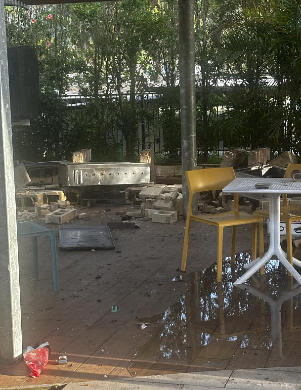 新州家庭在公园烧烤发生爆炸！现场一片狼藉，3大2小受伤（组图） - 4