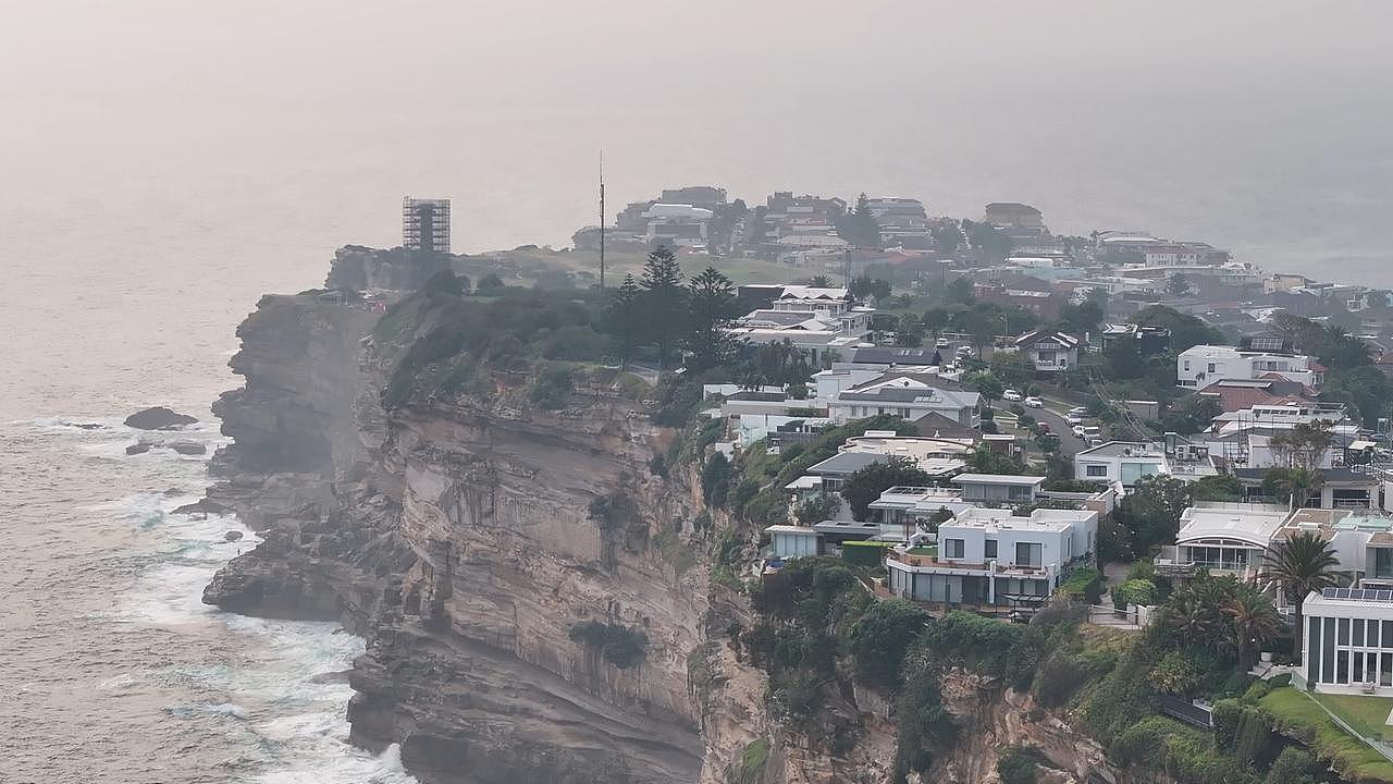 悉尼遭浓烟锁城,空气质量急剧恶化!新州西部惊现巨型沙尘暴(组图) - 1