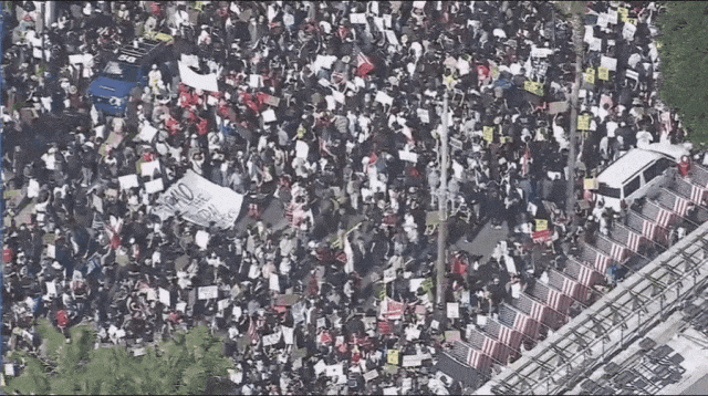 全美大罢工，万人走上街头！催泪瓦斯、直升机...洛杉矶沦为“战场”（组图） - 3