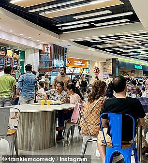 “这就是穷人的食物？”美国演员被澳洲$5寿司惊呆，直呼经济太好遭本地人扎心吐槽（组图） - 4