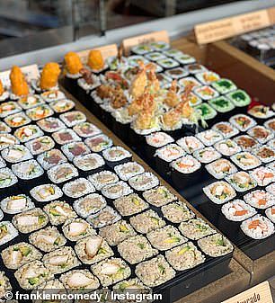 “这就是穷人的食物？”美国演员被澳洲$5寿司惊呆，直呼经济太好遭本地人扎心吐槽（组图） - 5