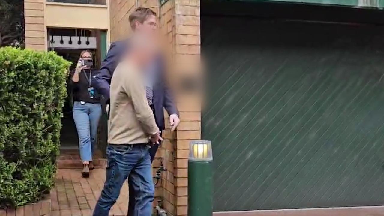 悉尼惊现撒旦教主题恋童网络!新州警方逮捕6人,全球145名同伙浮出水面(组图) - 1