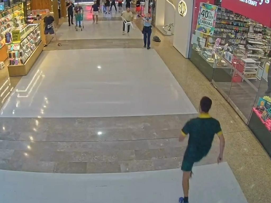 悉尼Westfield捅人案调查披露:精神科医生“失职”致凶手精神状况或存疏漏(组图) - 3