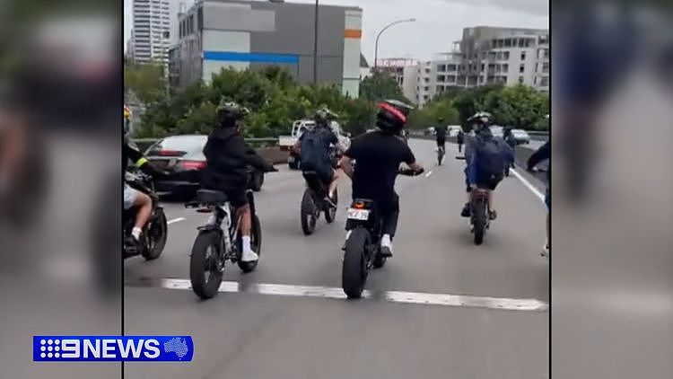 500万粉丝网红带队硬闯海港大桥，事情闹大后被迫道歉！警方调监控抓人（组图） - 1