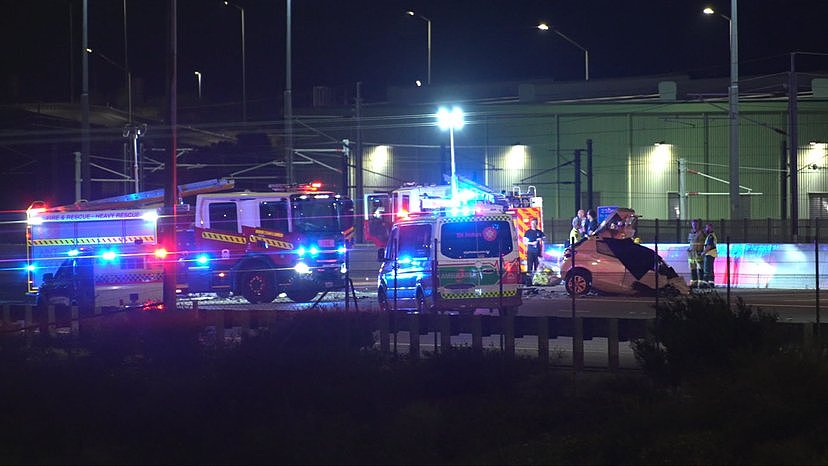 西澳高速惊魂夜！逆行撞车酿2死，警方紧急追查(组图) - 2